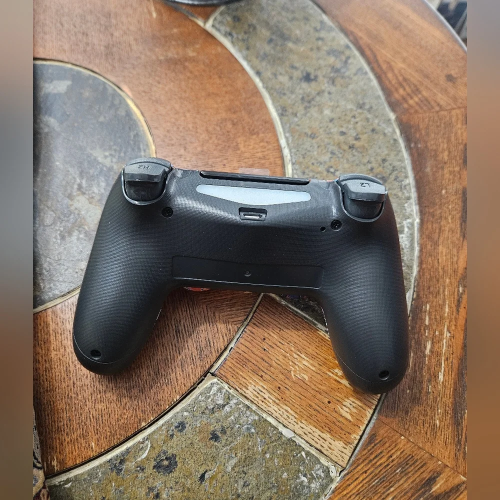 Custom Graffiti Wireless Controller